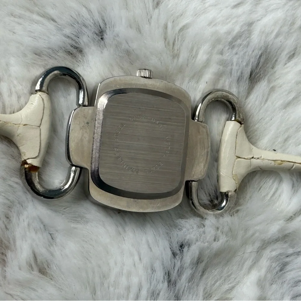 Geneva Analog White & Silver Women's Fashion Snap Watch